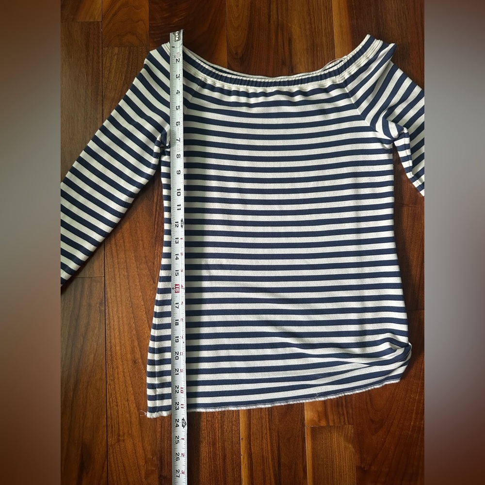 Club Monaco Blue and White Striped Bethshiba Top; Size XS - Picture 14 of 14